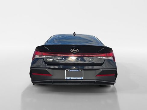 Certified 2025 Hyundai Elantra Sport FWD image 4