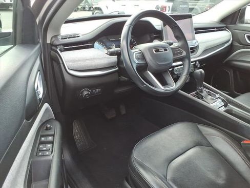 Used 2022 Jeep Compass Latitude w/ Sun and Sound Group image 14