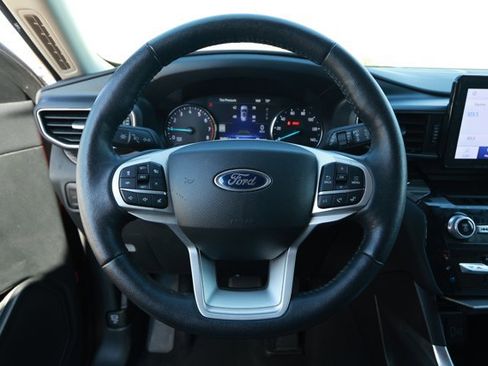 Used 2023 Ford Explorer Limited image 11