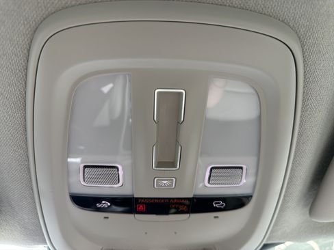 Certified 2023 Volvo XC40 B5 Plus AWD/4WD image 29