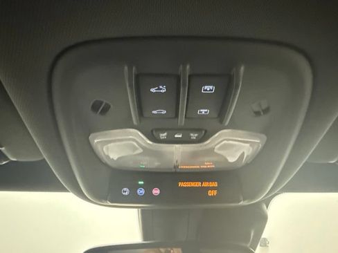 Used 2023 Chevrolet TrailBlazer RS w/ Sun and Liftgate Package FWD image 32