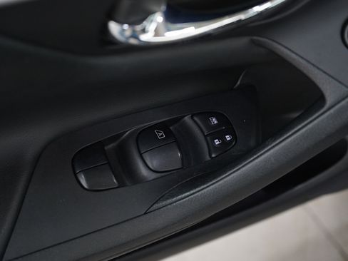 Used 2016 Nissan Altima 2.5 S w/ Power Driver Seat Package FWD image 18