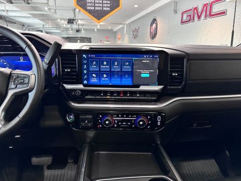 Certified 2025 Chevrolet Silverado 2500 LTZ w/ LTZ Premium Package AWD/4WD image 20