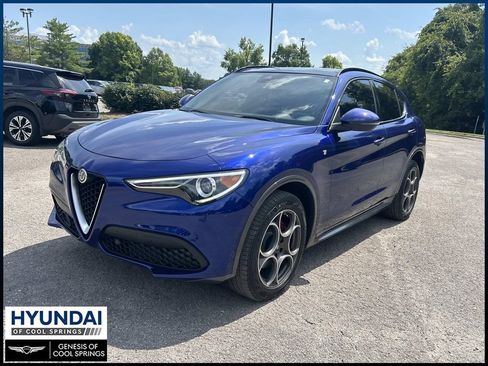 Used 2023 Alfa Romeo Stelvio Ti AWD/4WD image 3