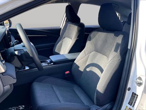 Used 2025 Toyota Camry LE FWD image 9