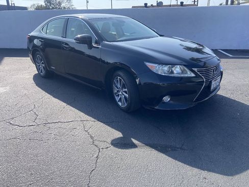Used 2013 Lexus ES 300h w/ Luxury Pkg FWD image 20