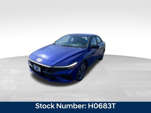 New 2025 Hyundai Elantra SEL image 7