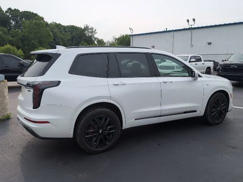 Used 2023 Cadillac XT6 Sport w/ LPO, ONYX Package AWD/4WD image 3