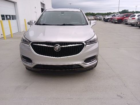 Used 2019 Buick Enclave Essence FWD image 8