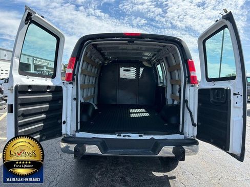 Used 2023 Chevrolet Express 2500 w/ Driver Convenience Package image 18