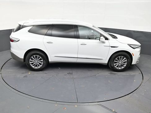 Used 2023 Buick Enclave Essence FWD image 18