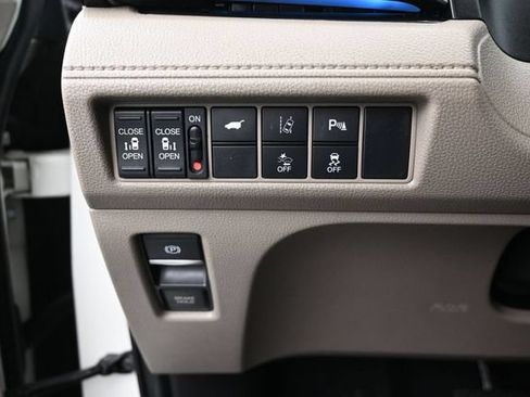 Used 2019 Honda Odyssey Elite image 18