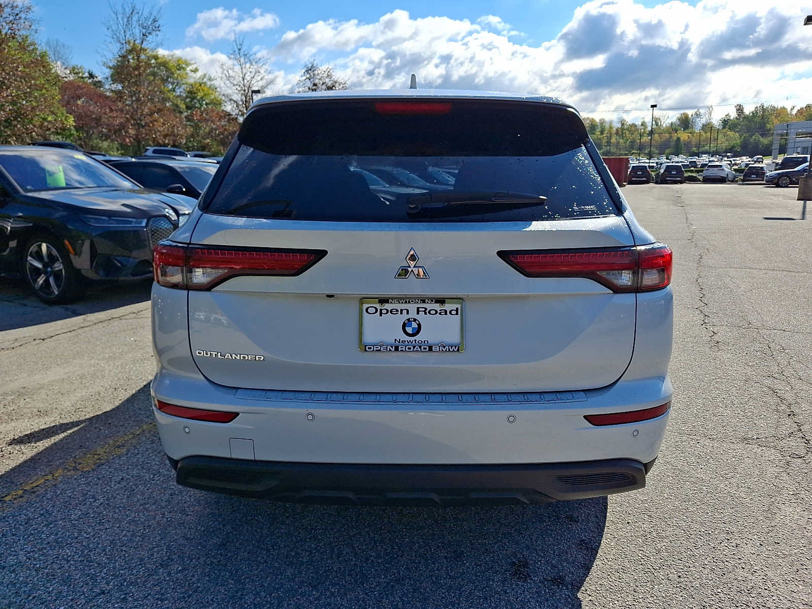 Used 2023 Mitsubishi Outlander ES AWD/4WD image 5