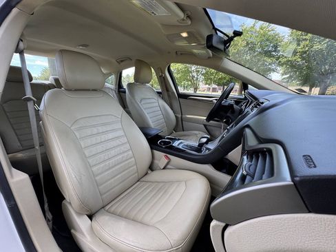 Used 2013 Ford Fusion SE FWD image 14