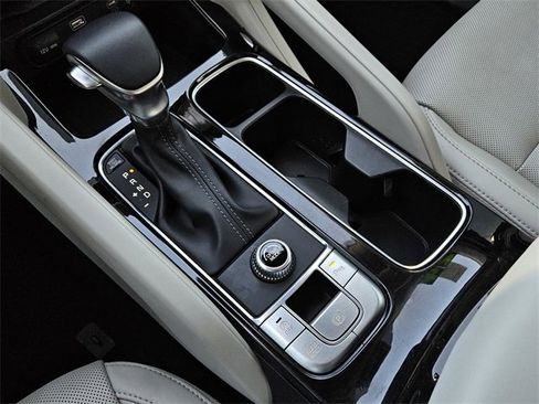 Used 2024 Kia Telluride S w/ S Sunroof Package image 26