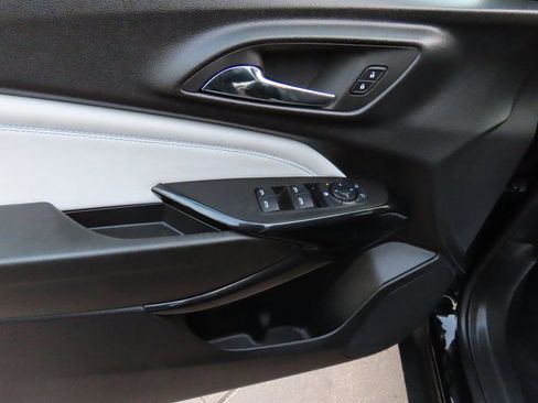 Used 2025 Chevrolet Trax LT w/ LT Convenience Package image 23