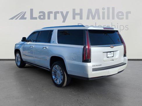 Used 2019 Cadillac Escalade ESV Platinum image 3