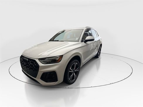 Certified 2025 Audi Q5 2.0T Premium Plus w/ Premium Plus Package image 5