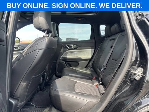 Used 2025 Jeep Compass Latitude w/ Sun & Sound Group AWD/4WD image 11