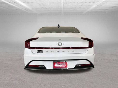 Used 2023 Hyundai Sonata SE FWD image 4