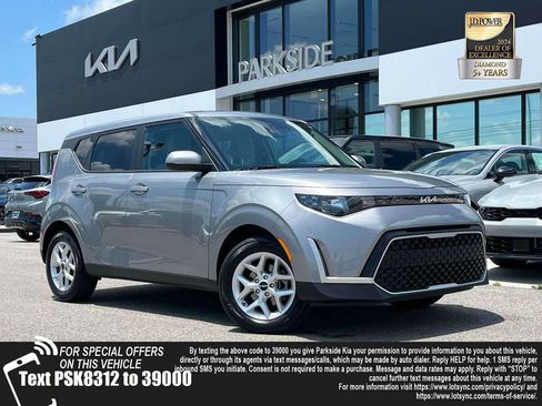 Used 2025 Kia Soul LX w/ LX Technology Package FWD image 1
