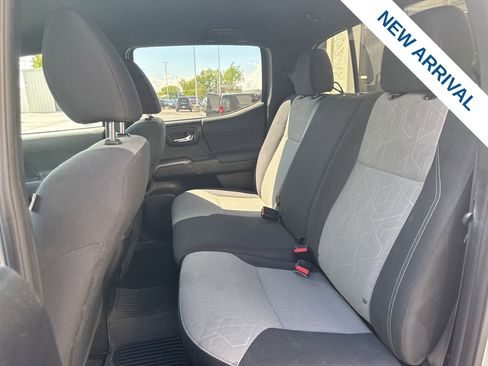 Used 2020 Toyota Tacoma TRD Off-Road w/ Technology Package RWD image 14