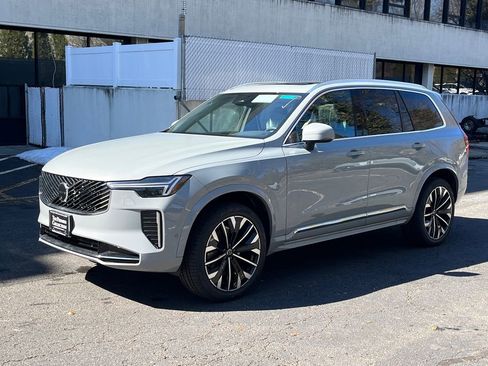 New 2026 Volvo XC90 B6 Plus w/ Protection Package Premier image 5