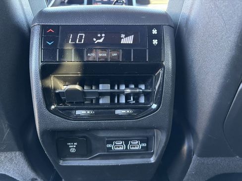 Used 2024 Jeep Grand Cherokee L Laredo image 36