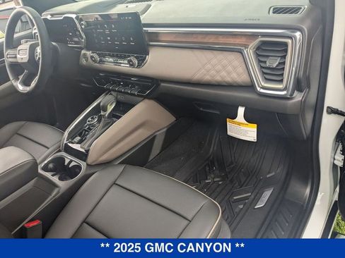 New 2025 GMC Canyon Denali image 39