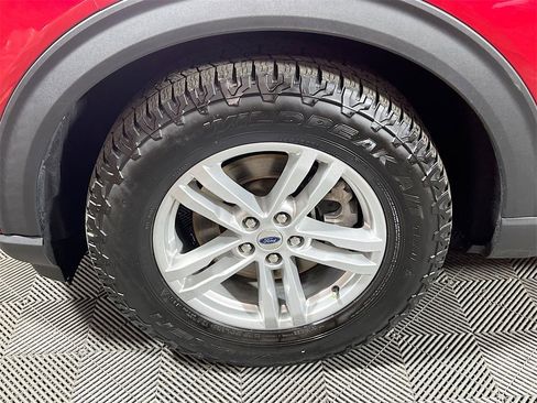 Used 2022 Ford Explorer XLT image 33