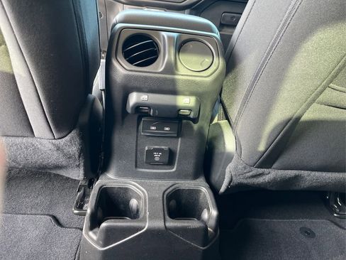 Used 2022 Jeep Gladiator Sport image 19