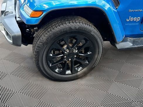 Used 2021 Jeep Wrangler Unlimited Sahara w/ Cold Weather Group AWD/4WD image 34