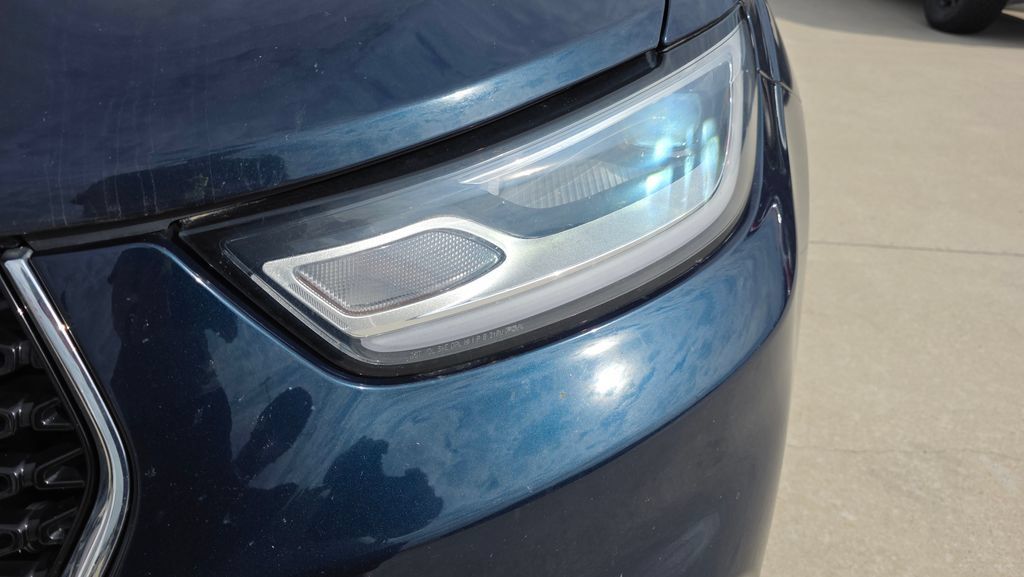 Used 2023 Chrysler Pacifica Limited FWD image 9