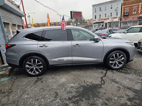 Used 2022 Acura MDX SH-AWD w/ Technology Package image 3