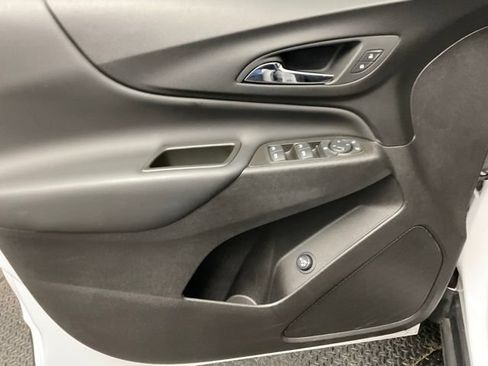 Certified 2024 Chevrolet Equinox LT FWD image 11