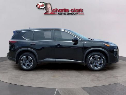 Used 2026 Nissan Rogue SV FWD image 6