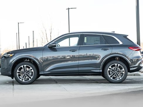 New 2025 Audi Q5 Premium image 6