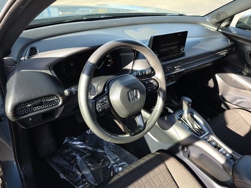 Used 2024 Honda HR-V Sport image 9