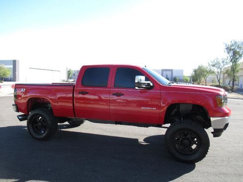 Used 2012 GMC Sierra 2500 SLE w/ Suspension Package, Off-Road image 5