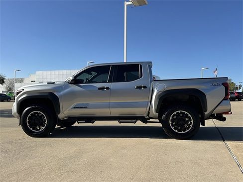 Used 2024 Toyota Tacoma TRD Off-Road w/ TRD Off Road Upgrade Package image 2