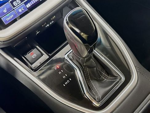 Used 2022 Subaru Outback Premium image 19