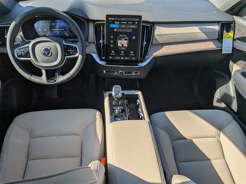New 2026 Volvo XC90 B5 Core w/ Protection Package Premier image 18