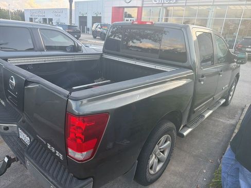 Used 2010 Nissan Titan SE w/ SE Premium Utility Pkg image 10