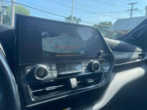 Used 2023 Toyota Highlander XSE AWD/4WD image 31