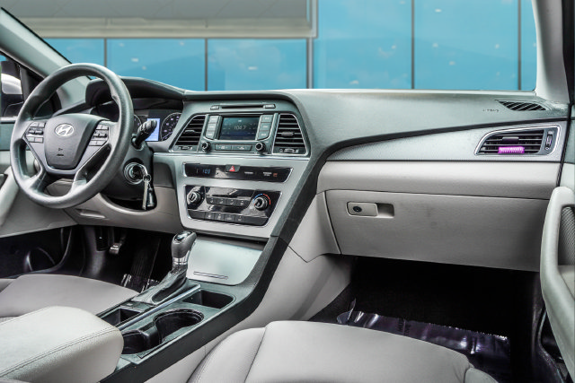 Used 2015 Hyundai Sonata SE w/ Option Group 09 FWD image 11