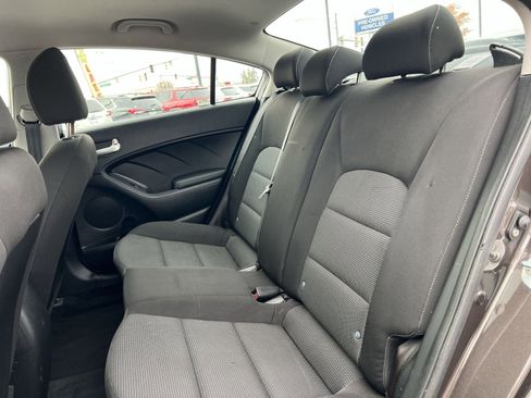 Used 2017 Kia Forte LX image 21