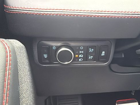 Used 2025 Ford Mustang Mach-E Premium w/ Sport Appearance Package AWD/4WD image 15