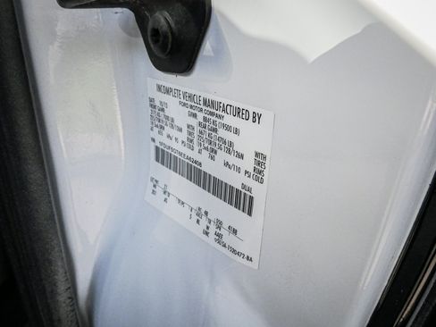 Used 2014 Ford F550 2WD Regular Cab Super Duty image 36