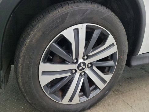 Used 2020 Mitsubishi Outlander Sport ES FWD image 31