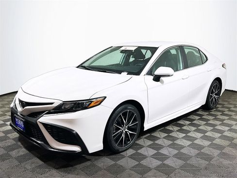 Certified 2023 Toyota Camry SE image 4